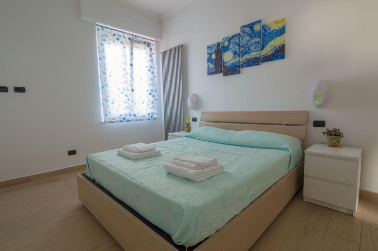 Sea Of ​​Rome Near The Center Of The Eternal City! Lido di Ostia Exteriör bild