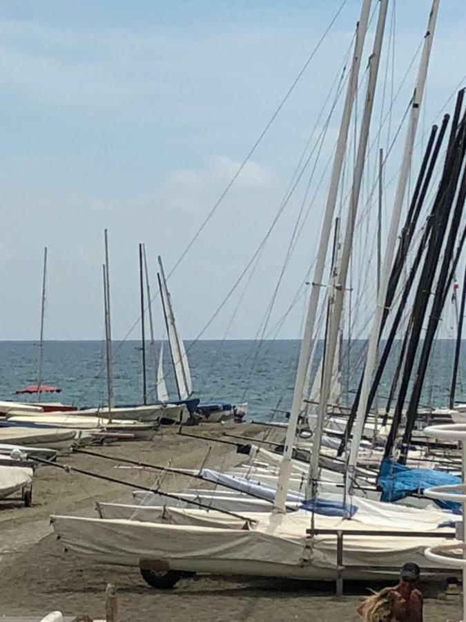 Sea Of ​​Rome Near The Center Of The Eternal City! Lido di Ostia Exteriör bild